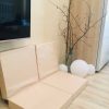 materac gimnastyczny bezowy w pokoju kometa 100x100x10
