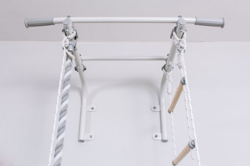 wall mounted pull up bar.jpg