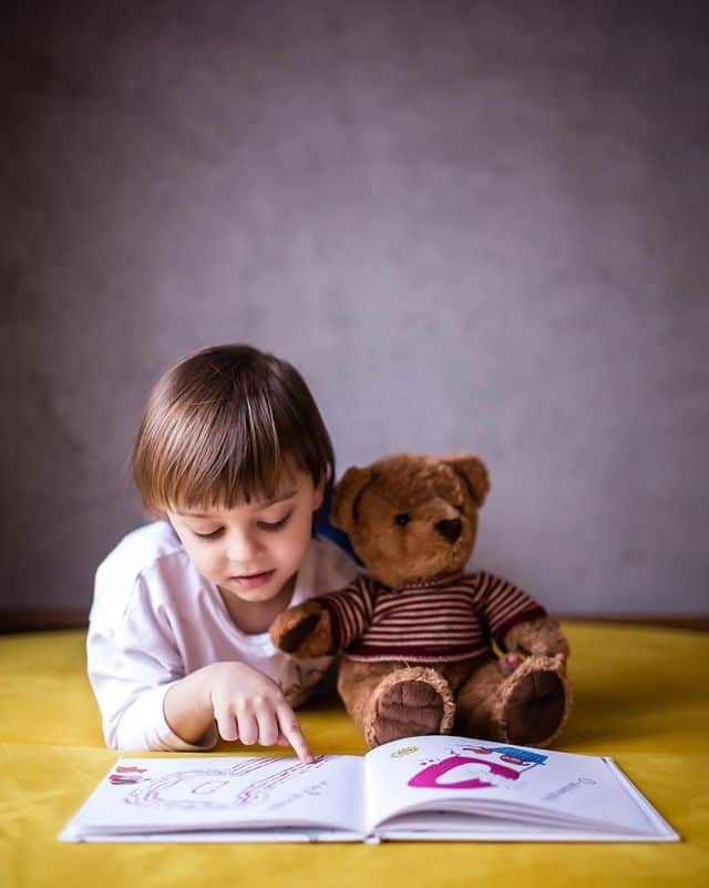 maty do zabawy zolte w pokoju dziecko